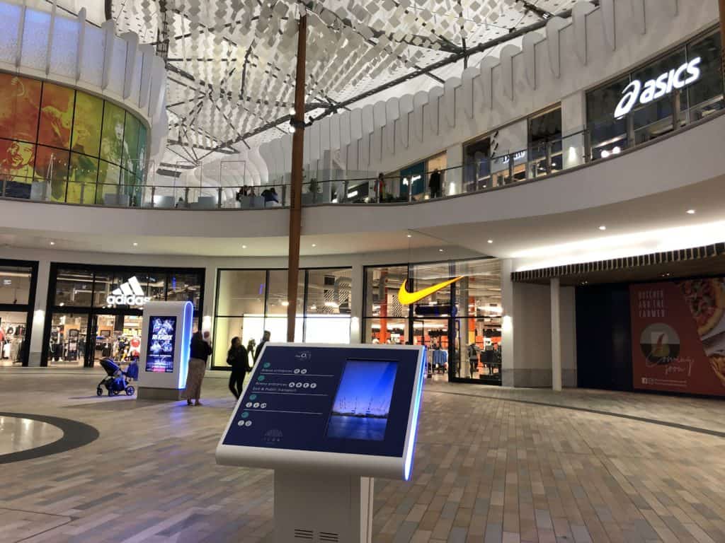 an image inside of the O2 shopping center